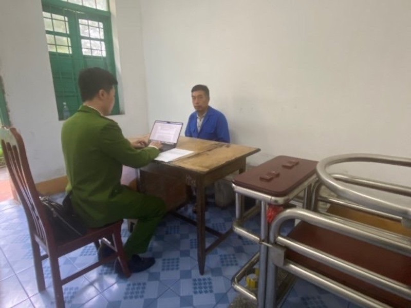 Đối tượng Tính tại cơ quan công an.