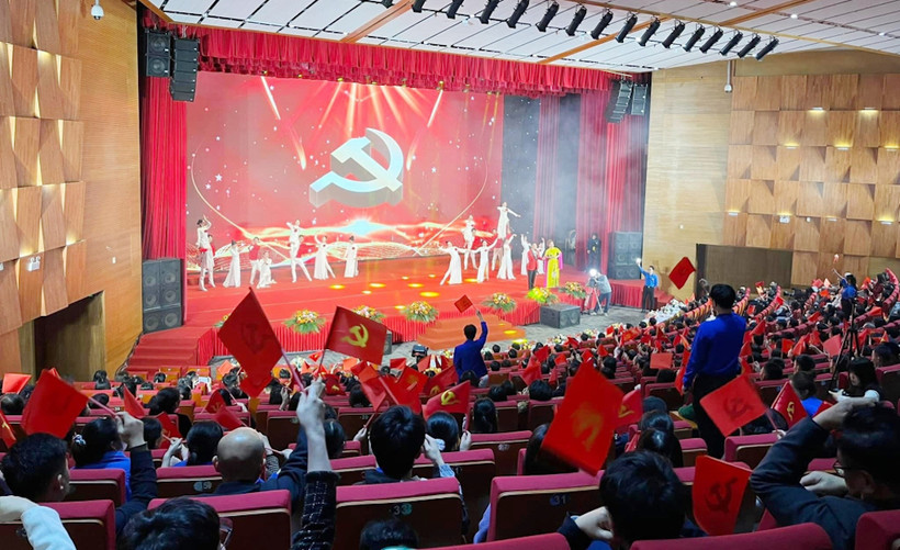 Quang cảnh lễ phát động "Thanh xuân dâng Đảng" tối 9/3/2024.