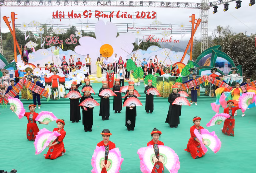 Chương trình nghệ thuật đặc sắc tại Lễ khai mạc Hội hoa Sở Bình Liêu năm 2023.