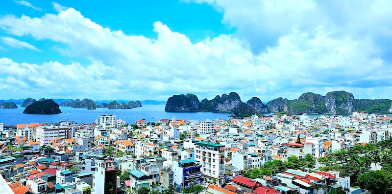 Một góc thành phố Hạ Long, Quảng Ninh.