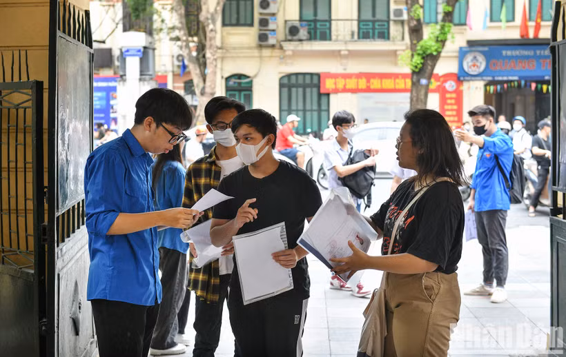 Kỳ thi vào lớp 10 của Hà Nội năm học 2023-2024 (Ảnh: THÀNH ĐẠT)