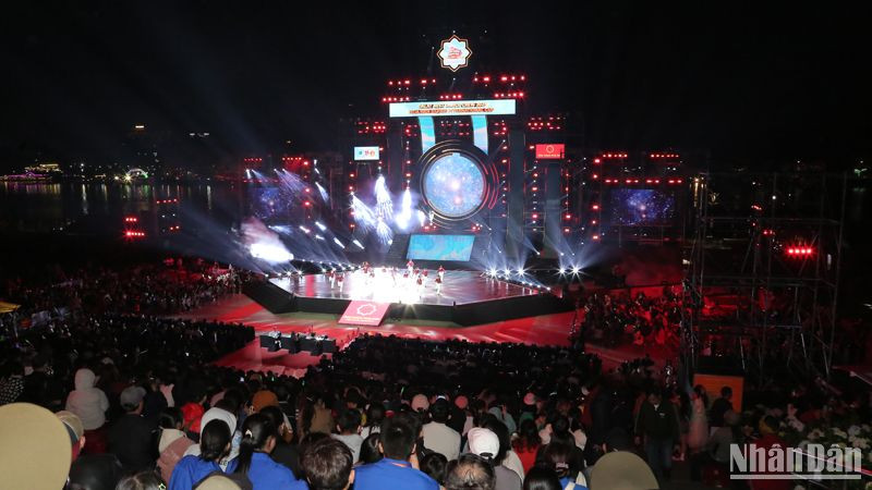 Sân khấu chính diễn ra đêm Chung kết Dalat Best Dance Crew 2025.