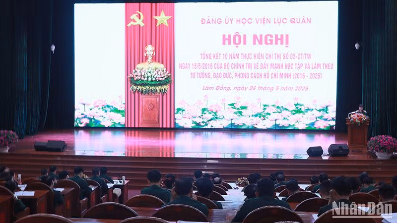 Đảng ủy Học viện Lục quân tổ chức tổng kết 10 năm triển khai thực hiện Chỉ thị số 05.