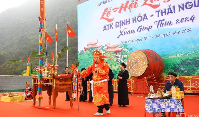 Lễ cầu mùa của người dân địa phương.