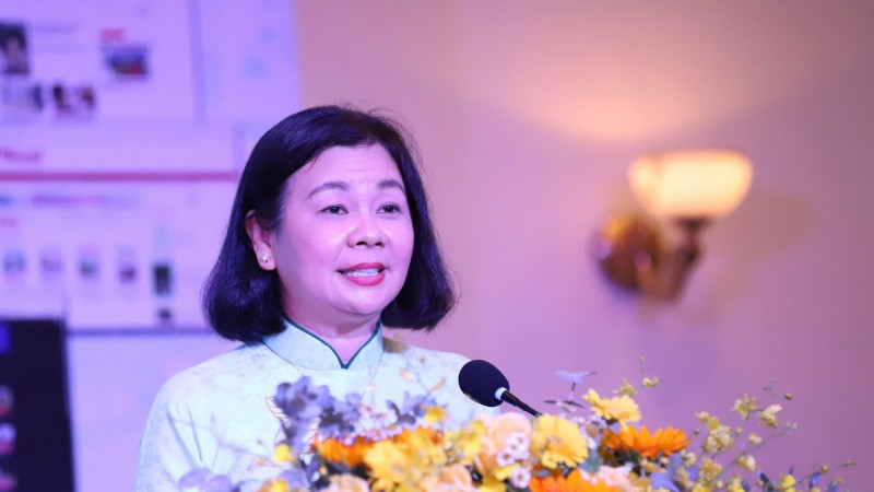 Bà Lý Việt Trung, Tổng Biên tập báo Phụ nữ Thành phố Hồ Chí Minh ôn lại hành trình 50 năm phát triển của tờ báo. 