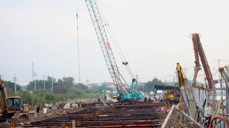 Thi công dự án Vành đai 3 đoạn qua địa bàn huyện Củ Chi (ảnh: QUÝ HIỀN)