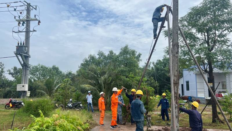 Ngành điện tỉnh Bến Tre nỗ lực đưa lưới điện về vùng sâu, vùng xa.