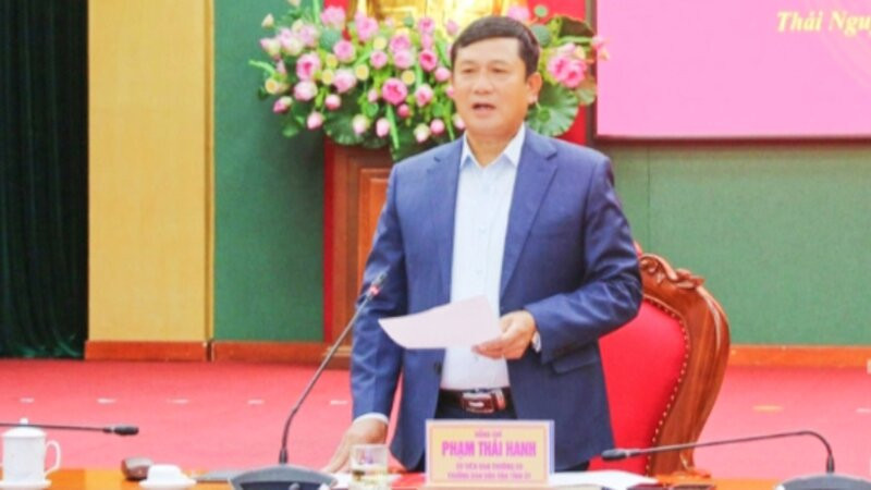 Đồng chí Phạm Thái Hanh, Ủy viên Ban Thường vụ Tỉnh ủy, Trưởng Ban Dân vận Tỉnh ủy Thái Nguyên (trước khi hợp nhất) xin nghỉ hưu trước tuổi.