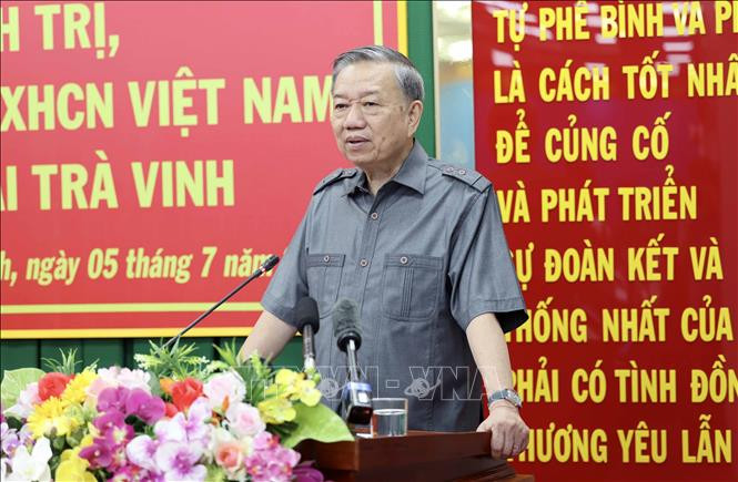Chủ tịch nước Tô Lâm phát biểu kết luận buổi làm việc với Ban Thường vụ Tỉnh ủy Trà Vinh. (Ảnh: Nhan Sáng-TTXVN)