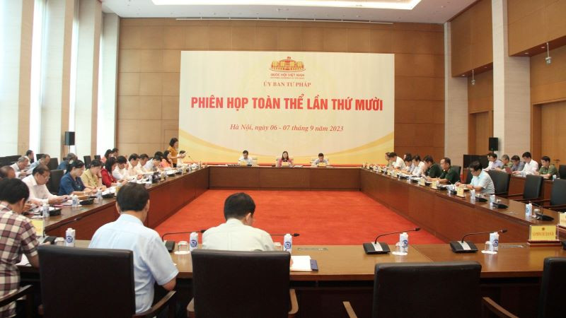 Toàn cảnh phiên họp.