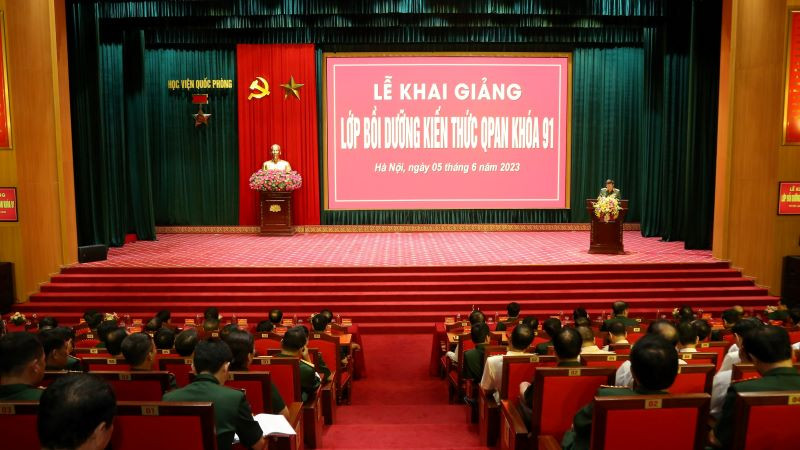 Toàn cảnh buổi lễ khai giảng. 