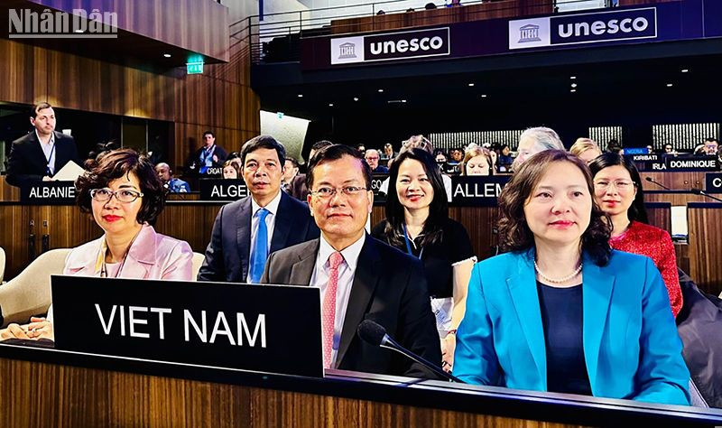 Thứ trưởng Ngoại giao Hà Kim Ngọc phát biểu tại phiên khai mạc. 