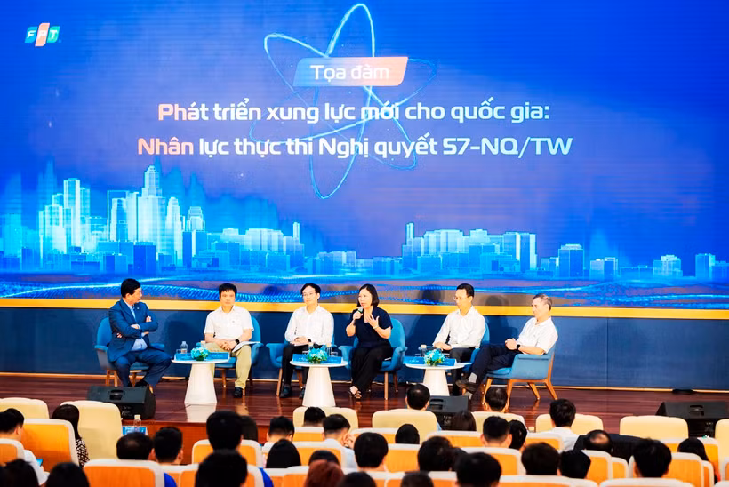 Diễn đàn Phát triển xung lực mới cho quốc gia: Nhân lực thực thi Nghị quyết 57-NQ/TW.