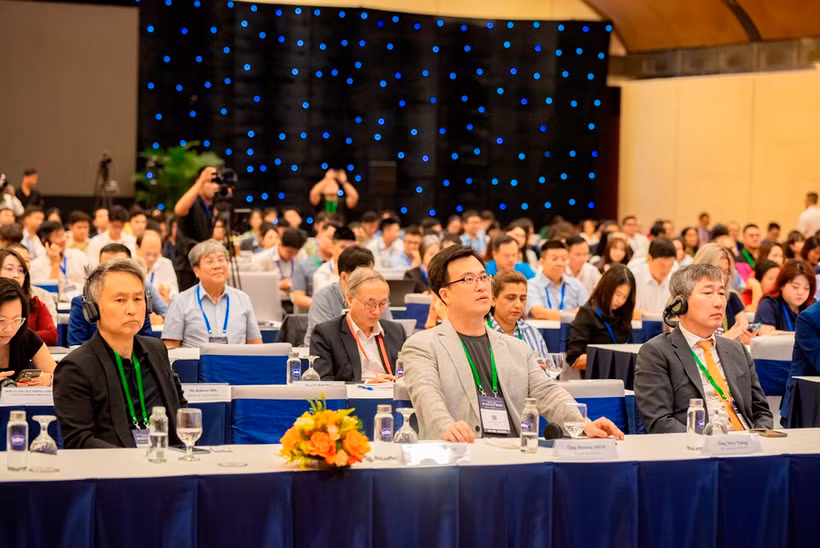 Các khách mời tham dự phiên khai mạc Diễn đàn cấp cao Chuyển đổi số Việt Nam-châu Á 2025.