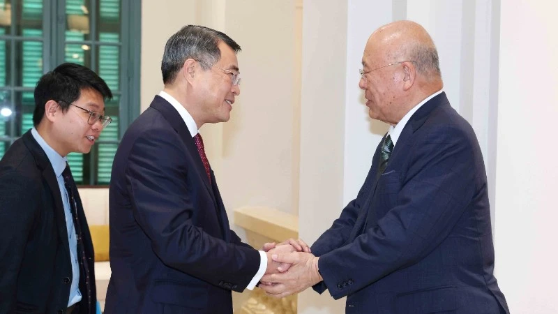 Trưởng Ban Tổ chức Trung ương tiếp Cố vấn đặc biệt Liên minh Nghị sĩ hữu nghị Nhật-Việt. (Ảnh: TTXVN)