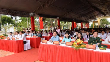 Đồng chí Nguyễn Trọng Nghĩa phát biểu tại buổi lễ.