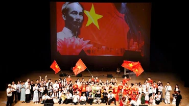 Chương trình nghệ thuật đặc biệt “Tự hào một dải non sông” được tổ chức tại thành phố Higashi Osaka (Nhật Bản).