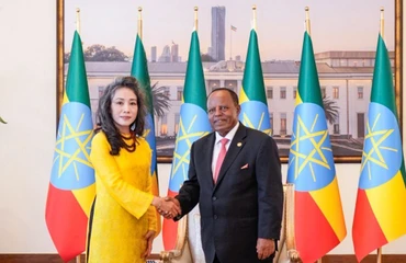 Đại sứ Vũ Thanh Huyền trình Quốc thư lên Tổng thống Ethiopia Taye Atske Selassie.