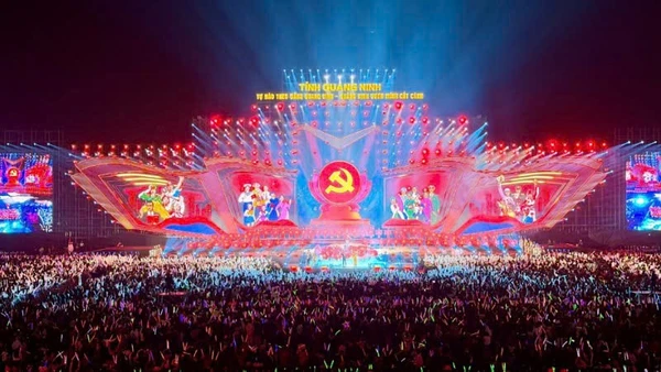 Quảng Ninh tổ chức Chương trình nghệ thuật đặc biệt chào mừng thành công  Đại hội XIV của Đảng | Báo Nhân Dân điện tử