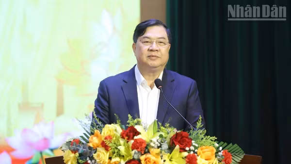 Đồng chí Phạm Gia Túc trình bày chương trình hành động.