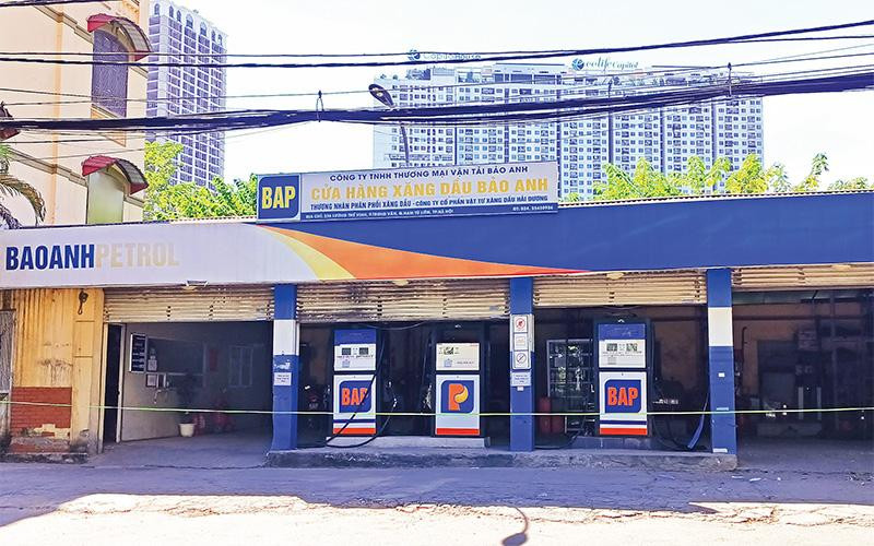 Cửa hàng xăng dầu Bảo Anh, số 236 phố Lương Thế Vinh, quận Nam Từ Liêm, Hà Nội dừng hoạt động mấy ngày qua. 