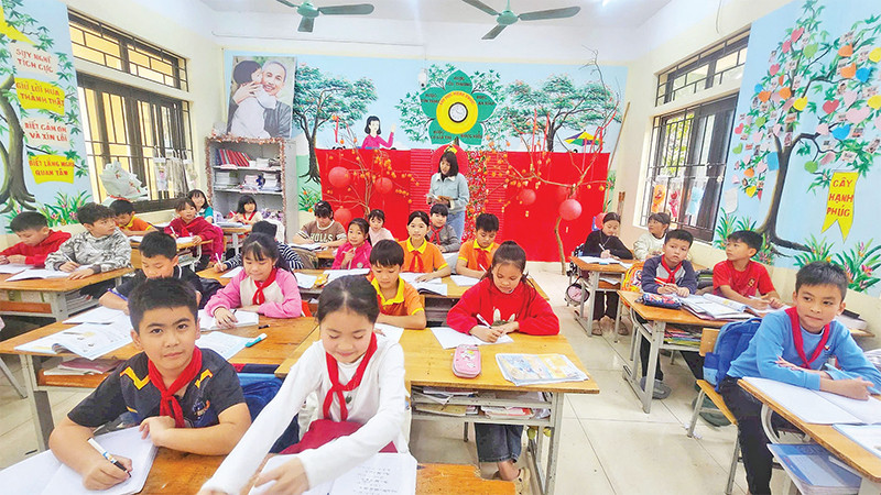 Phòng học của Trường tiểu học Hướng Ðạo được trang trí đẹp mắt, tạo hứng thú cho học sinh. 