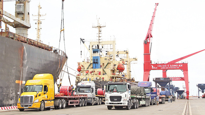 Long An sẽ có chính sách thu hút container vào cảng quốc tế Long An. 