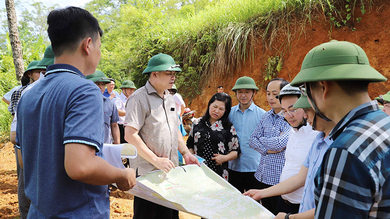 Lãnh đạo tỉnh Bắc Kạn khảo sát, chỉ đạo xây dựng phương án hướng tuyến các dự án giao thông. 