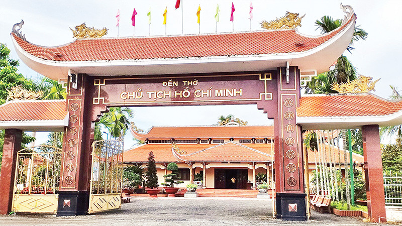Ðền thờ Bác Hồ tại xã Châu Thới, huyện Vĩnh Lợi. 