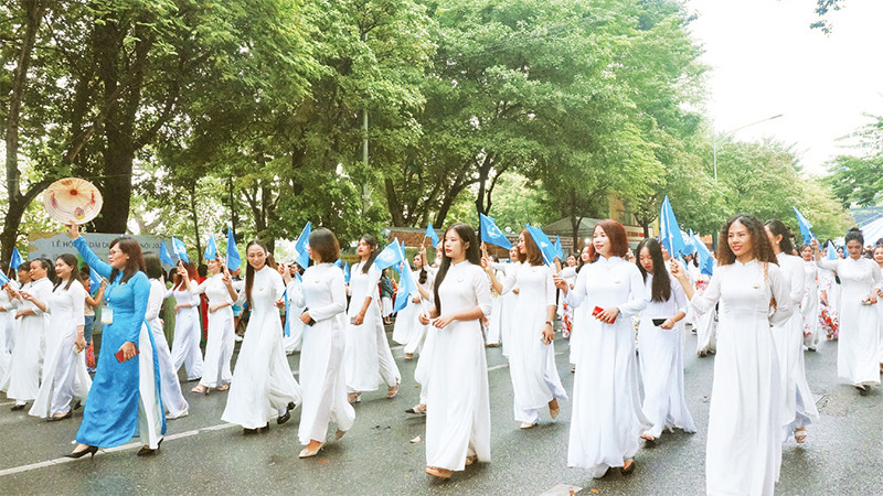 Các cấp Hội Phụ nữ đang tích cực xây dựng, giữ gìn hình ảnh phụ nữ Thủ đô văn minh, thanh lịch. 