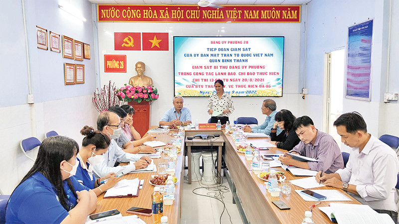 Một buổi giám sát của Ủy ban Mặt trận Tổ quốc Việt Nam quận Bình Thạnh đối với lãnh đạo Phường 28. 