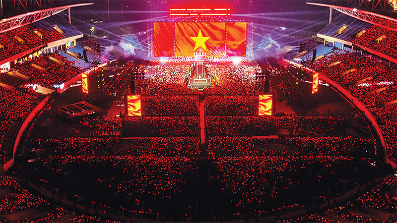 Quang cảnh một đêm concert tại Hà Nội thu hút hàng chục nghìn khán giả tới thưởng thức. Ảnh: BTC 