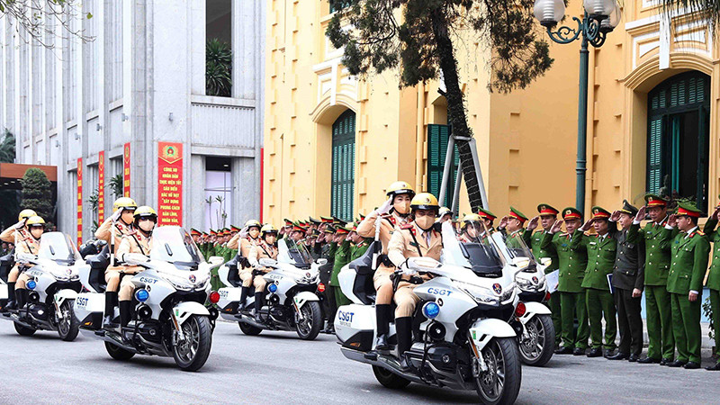 Công an thành phố Hà Nội ra quân tấn công trấn áp tội phạm, bảo đảm an ninh, trật tự Tết Nguyên đán Giáp Thìn 2024. (Ảnh PHẠM KIÊN) 