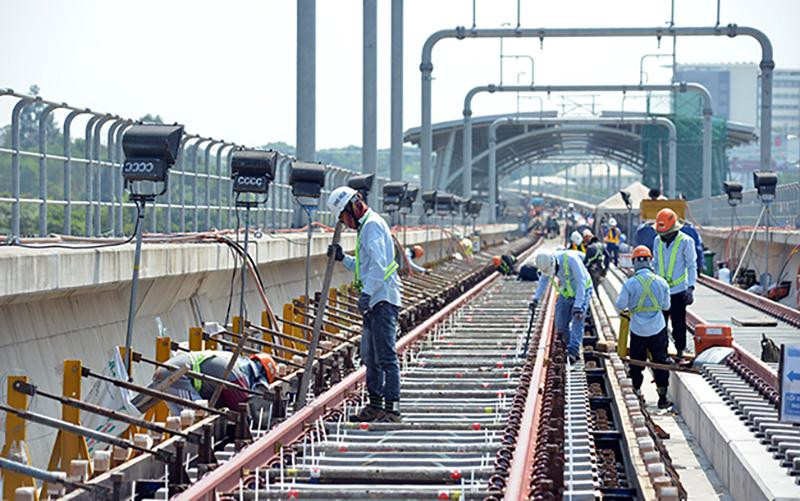 Thi công đoạn trên cao và depot thuộc gói thầu CP2 của tuyến Metro số 1 (Bến Thành-Suối Tiên). 