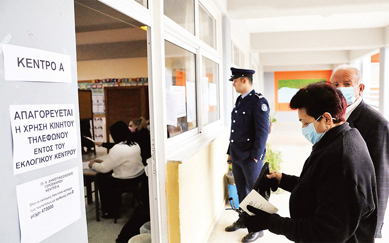 Ðiểm bỏ phiếu ở Geroskipou, miền tây nam Síp. (Ảnh REUTERS) 