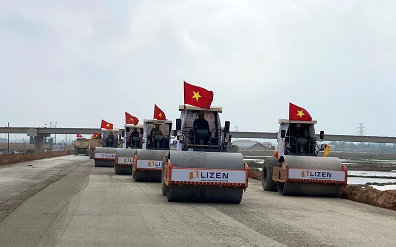 Nhà thầu Lizen triển khai thi công đường cao tốc bắc-nam đoạn quốc lộ 45-Nghi Sơn. 