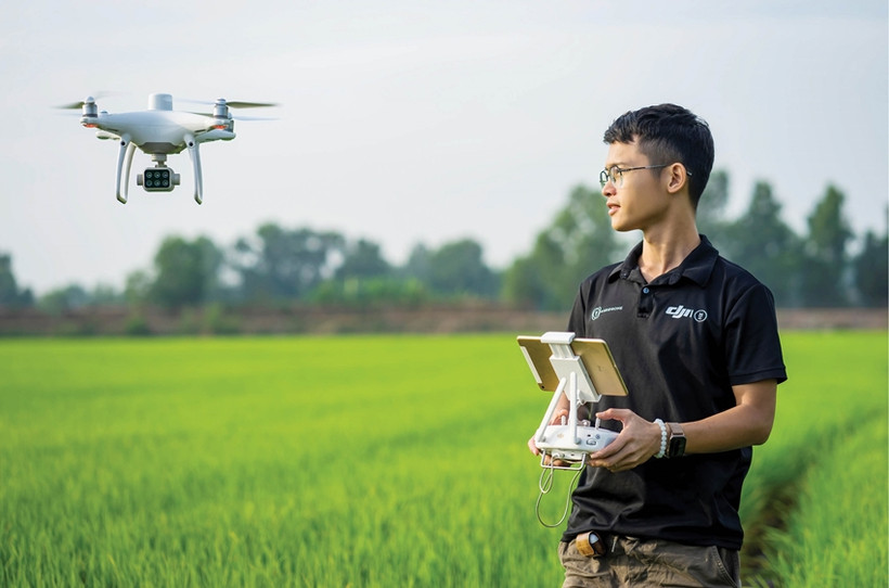 Nguyễn Văn Thiên Vũ, Giám đốc Công ty cổ phần thiết bị bay AgriDrone Việt Nam.