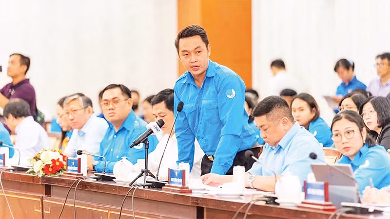 Thanh niên Thành phố Hồ Chí Minh tham gia đối thoại và đề xuất nhiều vấn đề tạo cơ hội để thanh niên cống hiến nhiều hơn cho sự phát triển của thành phố. (Ảnh CTV) 