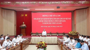 Tổng Bí thư Tô Lâm làm việc với Ban Thường vụ Tỉnh ủy Kiên Giang và Thường trực Tỉnh ủy An Giang. (Ảnh: Thống Nhất/TTXVN)