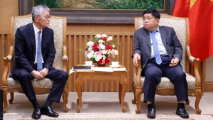 Phó Thủ tướng Nguyễn Chí Dũng tiếp ông Honna Hitoshi, Chủ tịch kiêm Tổng giám đốc Công ty Cổ phần Erex (Nhật Bản). (Ảnh: Văn Điệp/TTXVN)