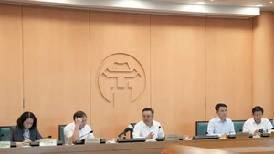 Chủ tịch UBND thành phố Hà Nội Trần Sỹ Thanh chủ trì phiên họp bàn về phương án sắp xếp đơn vị hành chính cấp xã. (Ảnh: Tiến Thành)