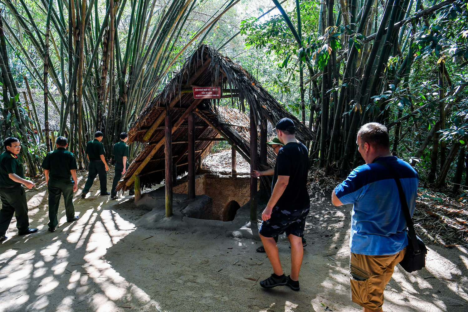 Những không gian sống đầy khó khăn trong lòng địa đạo Củ Chi một thời.