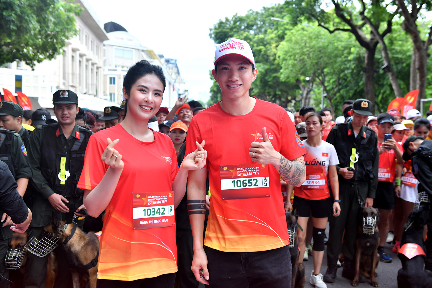 Người nước ngoài tham gia giải chạy.