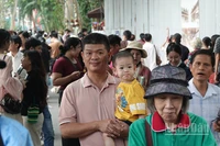 Thảo Cầm Viên Sài Gòn thu hút rất đông du khách đến tham quan, vui chơi trong dịp nghỉ lễ Tết dương lịch. (Ảnh: Linh Bảo).