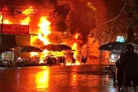 Thời điểm ngọn lửa bùng phát.