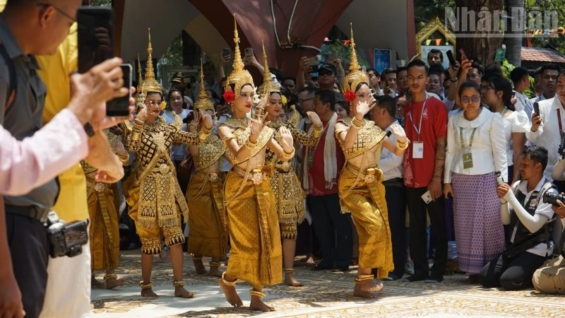 Campuchia đón năm mới với lễ hội Nokor Sankranta long trọng tại Wat Phnom
