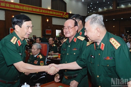 Quân ủy Trung ương, Bộ Quốc phòng gặp gỡ, động viên, thăm hỏi, cung cấp thông tin, tăng cường đoàn kết gắn bó giữa các thế hệ cán bộ.