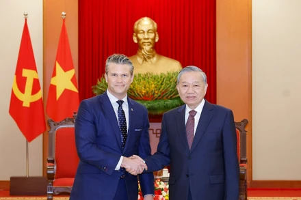 Tổng Bí thư Tô Lâm tiếp Bộ trưởng Chiến tranh Hoa Kỳ Pete Hegseth. (Ảnh: TTXVN)