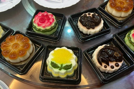 [Video] Bánh Trung thu thạch: Sắc màu mới cho đêm hội trăng rằm