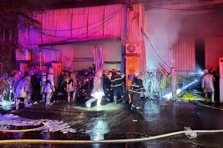 Vụ cháy xảy ra trong đêm 14/1, tại cụm công nghiệp Từ Liêm, phường Từ Liêm, Hà Nội.